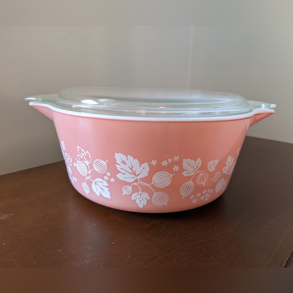 Pyrex Pink Gooseberry Cinderella Bake Casserole Dish #275 2.5 Quart With Lid